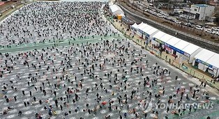 전국 겨울축제장 뜨거운 열기…나들이 인파 '넘실'