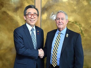 FM Cho discusses bilateral ties, N. Korea issues with visiting U.S. congressman