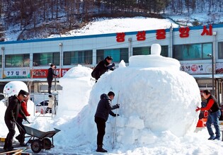'눈의 도시' 태백 시민이 직접 만든 눈 조각은?