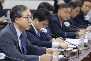 Vice unification minister highlights role of N. Korean defectors for unification