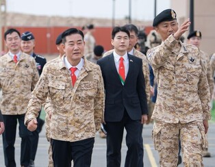 Defense minister visits S. Korean Akh unit in UAE
