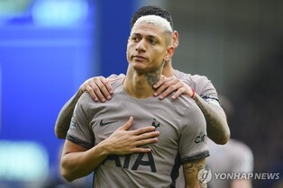 손흥민 없을 때 히샤를리송 멀티골…토트넘, 에버턴과 2-2 비겨