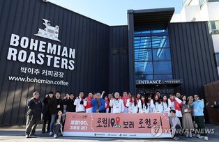 유인촌 장관, 로컬100 홍보 차 수원 방문…"지역문화 알린다"