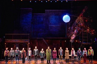 짧은 설연휴에 여행 미뤘다면…뮤지컬 공연장서 떠나는 해외여행