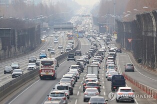 귀경길 시작 부산→서울 6시간40분…오후 4시 정체 절정