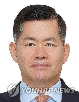 Yoon appoints new chief of state arms procurement agency