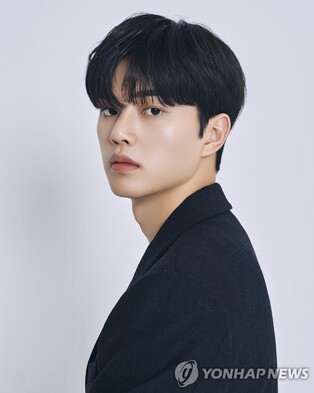 송강, 4월 2일 육군 현역 입대…"건강한 모습으로 돌아올게요"