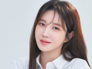 Lee Ji-ah Hopes to Console Difficult Marriages Via 'Queen of Divorce'
