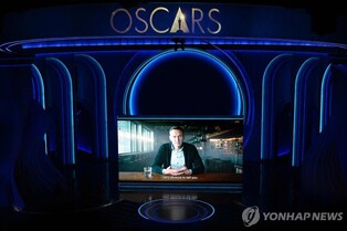 "악의 승리 조건은"…오스카, 옥중사망 러 운동가 나발니 추모
