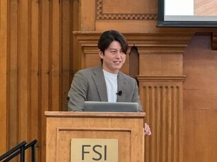 Actor Ryu Soo-young Takes Stage as ‘Chef’ at Stanford University