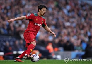 황희찬의 빛바랜 12호골…울브스 '홀란 4골' 맨시티에 1-5 대패