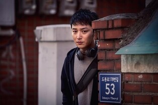 Actor Byun Yo-han Describes Film 'Following' as 'Lively Thriller, Even Hilarious'