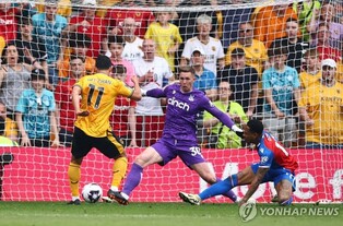 아쉽게 놓친 황희찬 도움…2연패 울버햄프턴 '13위로 하락'