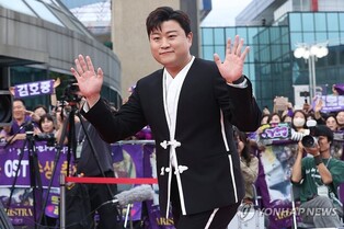(LEAD) Police request travel ban for popera singer Kim Ho-joong over DUI hit-and-run