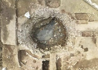 익산토성서 깊이 4.5ｍ 백제 집수시설 확인…옻칠 갑옷 조각도