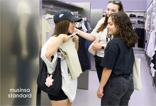 무신사 스탠다드 명동점 K-패션 성지로…외국인 매출 45%