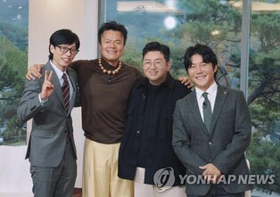 박진영 위버스콘 무대에 방시혁 깜짝 등장…"사랑하는 동생"