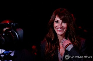 젊은표 공략 절실한데…바이든 지지 셀럽, 50대 이상 고연령