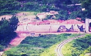 (LEAD) N. Korean soldiers briefly cross border for 2nd time in less than 2 weeks