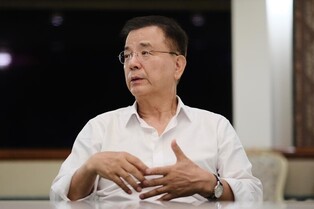 '클래식 전도사'로 변신한 배우 강석우 "일단 편안한 표정부터"