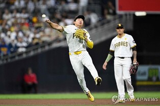김하성 15호 도루…MLB 샌디에이고 끝내기 홈런으로 승리
