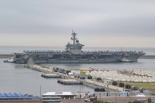 (LEAD) USS Theodore Roosevelt arrives in Busan in show of force