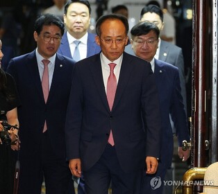 PPP agrees to accept 7 parliamentary committee chairs set aside by DP