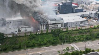 (2nd LD) Fire engulfs lithium battery plant; 1 killed, 21 unaccounted for