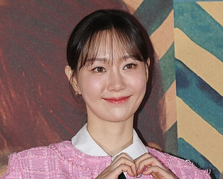 Actress Lee Yoo-young Marries Non-Celebrity, Expecting Child in September