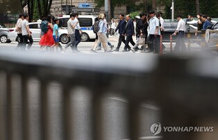 Seoul city to strengthen pedestrian guardrails following deadly car crash in downtown Seoul
