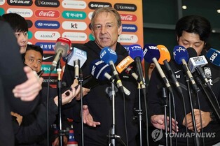 클린스만, 잉글랜드 사우스게이트 감독에 '조언'…"직감 믿어라"