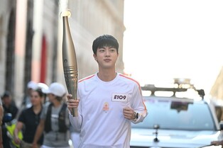 진 성화 봉송에 외신도 주목…"현지 환대, BTS 유명세 상기시켜"
