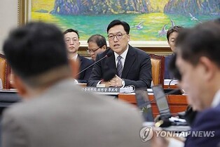 (LEAD) Chief financial regulator nominee says to manage rising household loans