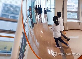 Health minister criticizes some med professors for moving to boycott training programs for junior doctors