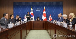 Senior officials from S. Korea, Canada discuss supply chain
