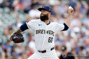 2015년 MLB 사이영상 수상자 카이클, 일본 지바 롯데 입단