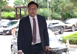 New FSC chief vows stepped-up efforts to stabilize market, curb household debts