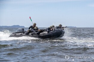 Army special forces stage maritime infiltration exercise