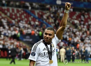 '데뷔전 득점포' 음바페 "레알 마드리드에 있으면 한계는 없어"