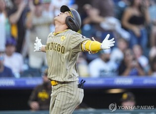 김하성, 두 달 만에 손맛…MLB 통산 47홈런으로 한국인 단독 3위(종합)