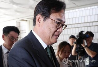 Presidential chief of staff avoids prison term for defaming late President Roh