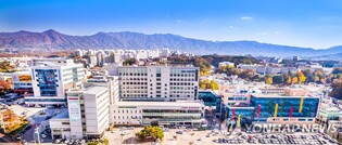 국립 강원대병원 응급실 성인은 밤엔 못 간다…"전문의 부족"