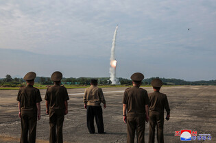 N. Korea test-fires new ballistic missile with 4.5-ton warhead