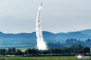 N. Korea test-fires new ballistic missile with 4.5-ton warhead