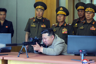 N. Korean leader test-fires new rifles