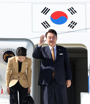 Yoon returns home from Czech Republic