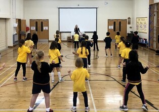 "체육시간에 K팝댄스·태권도 배워요"…英런던 초교서 수업