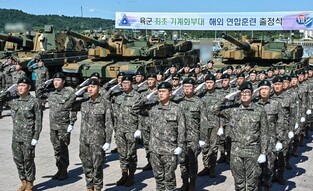 Mechanized troops' overseas drill