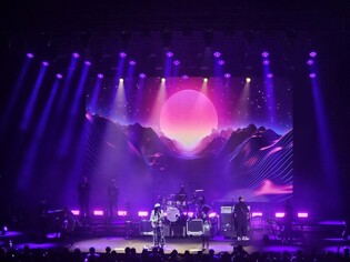 나일 로저스 연주에 공연장은 춤판으로…"파티 벌일 준비하세요"