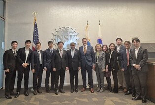 Science minister meets NSF chief